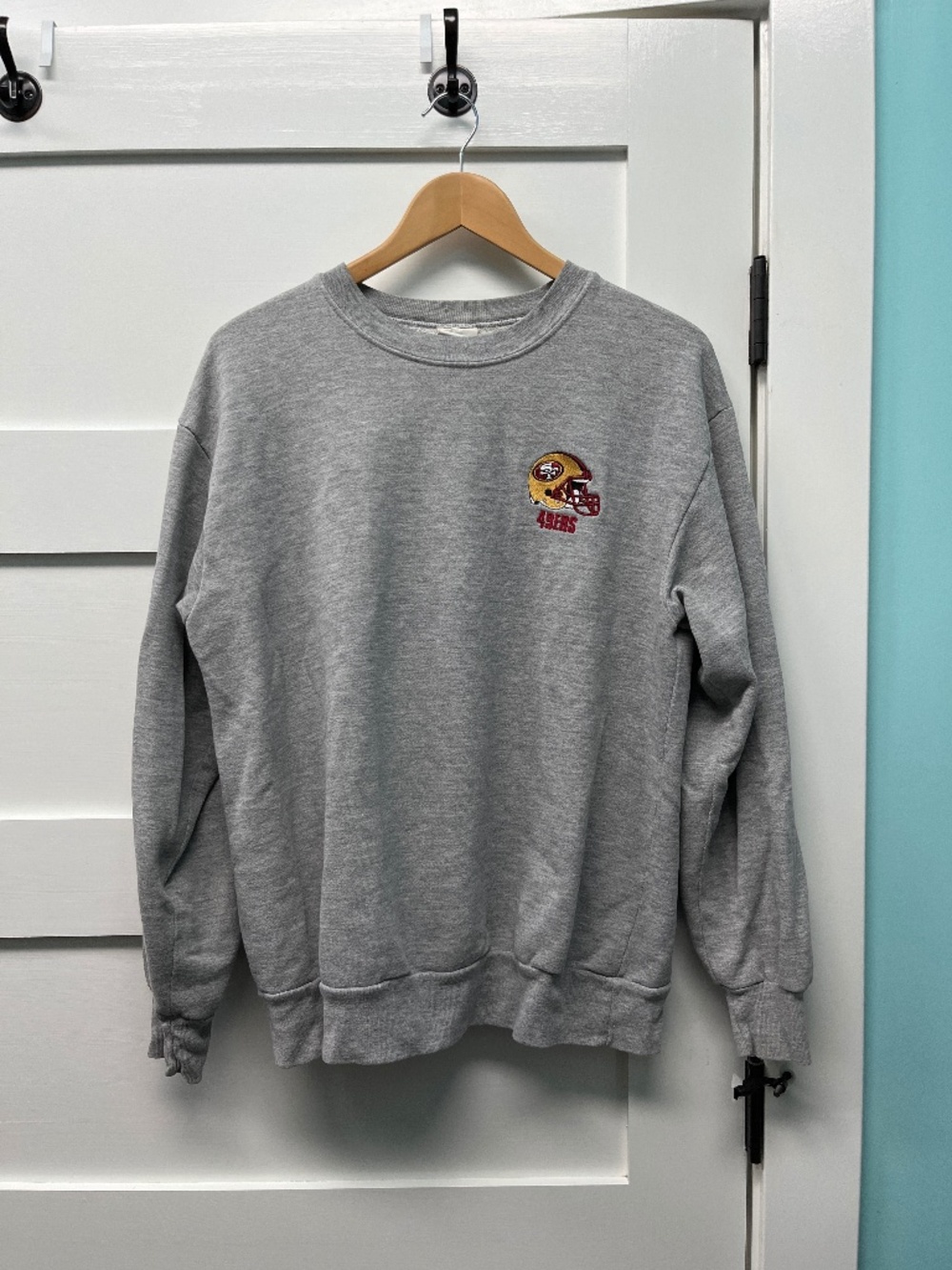 San Francisco 49ers sweatshirt
